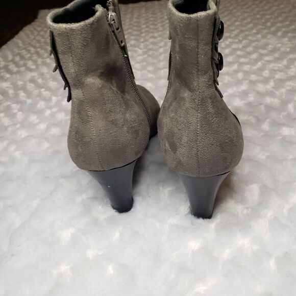 Life Stride 9.5M Yesterday faux suede grey ankle bootie casual everyday office - Picture 9 of 10